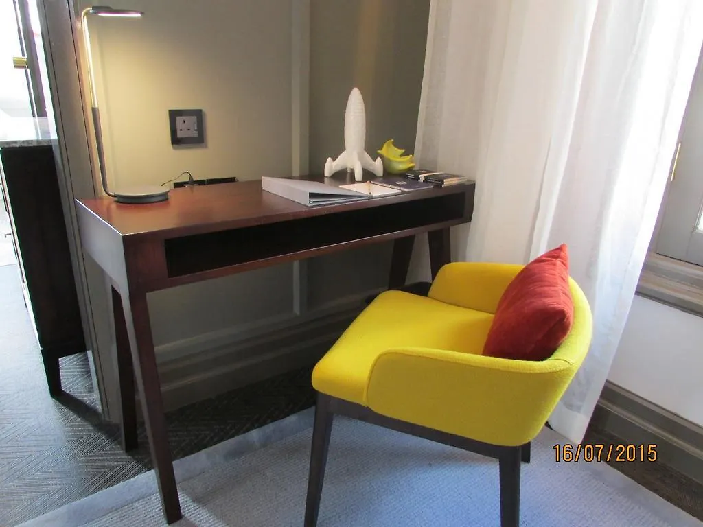 ****  The Club Hotel Singapore Singapore